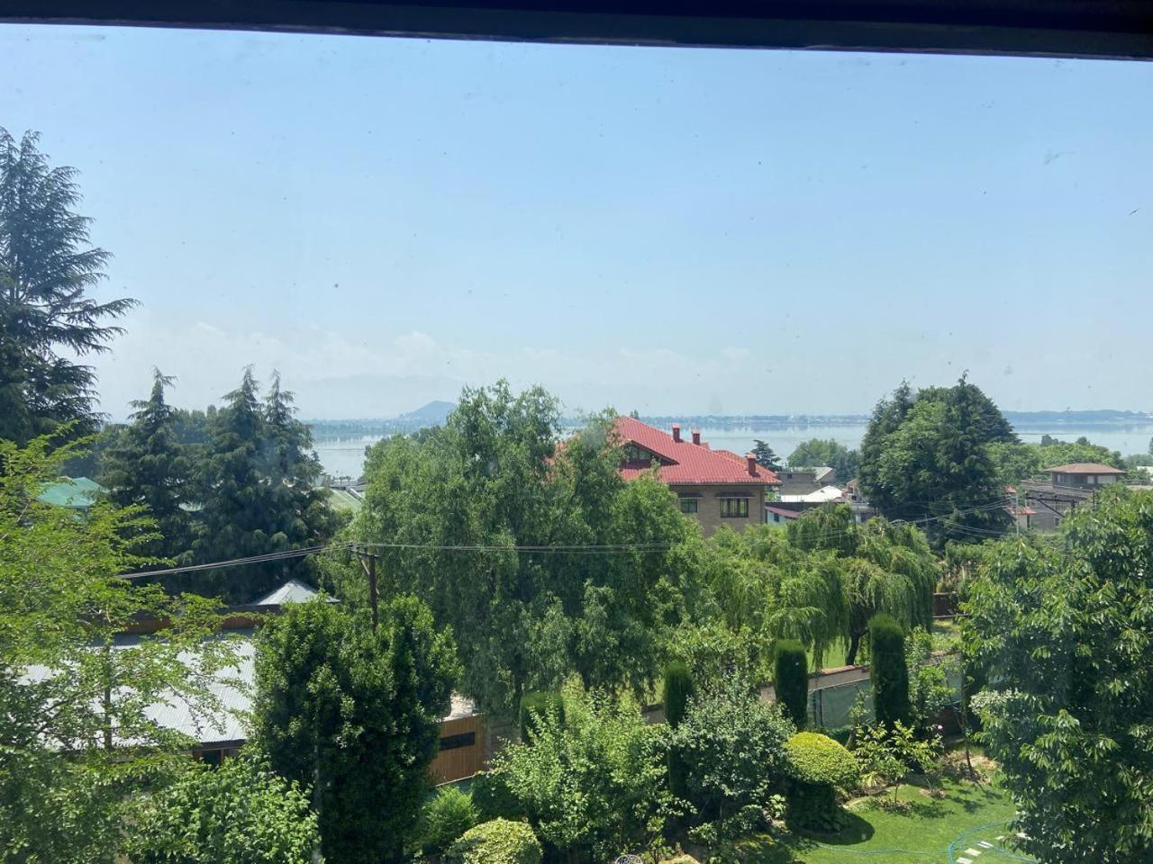 Silver Oak Srīnagar Buitenkant foto